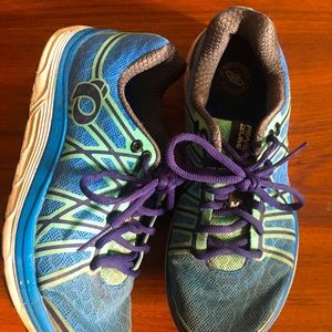 Pear Izumi running shoes